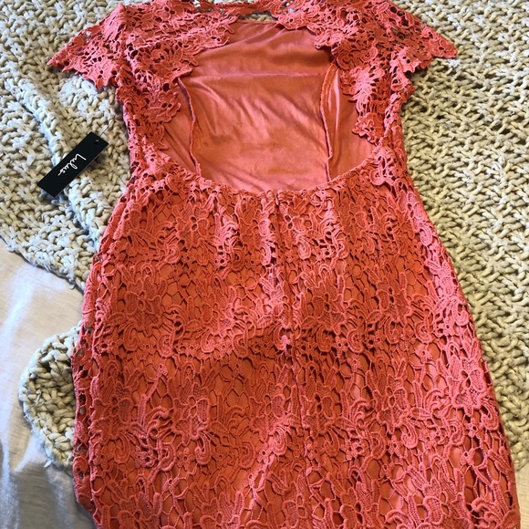 NWT backless lace dress - Picture 2 of 3